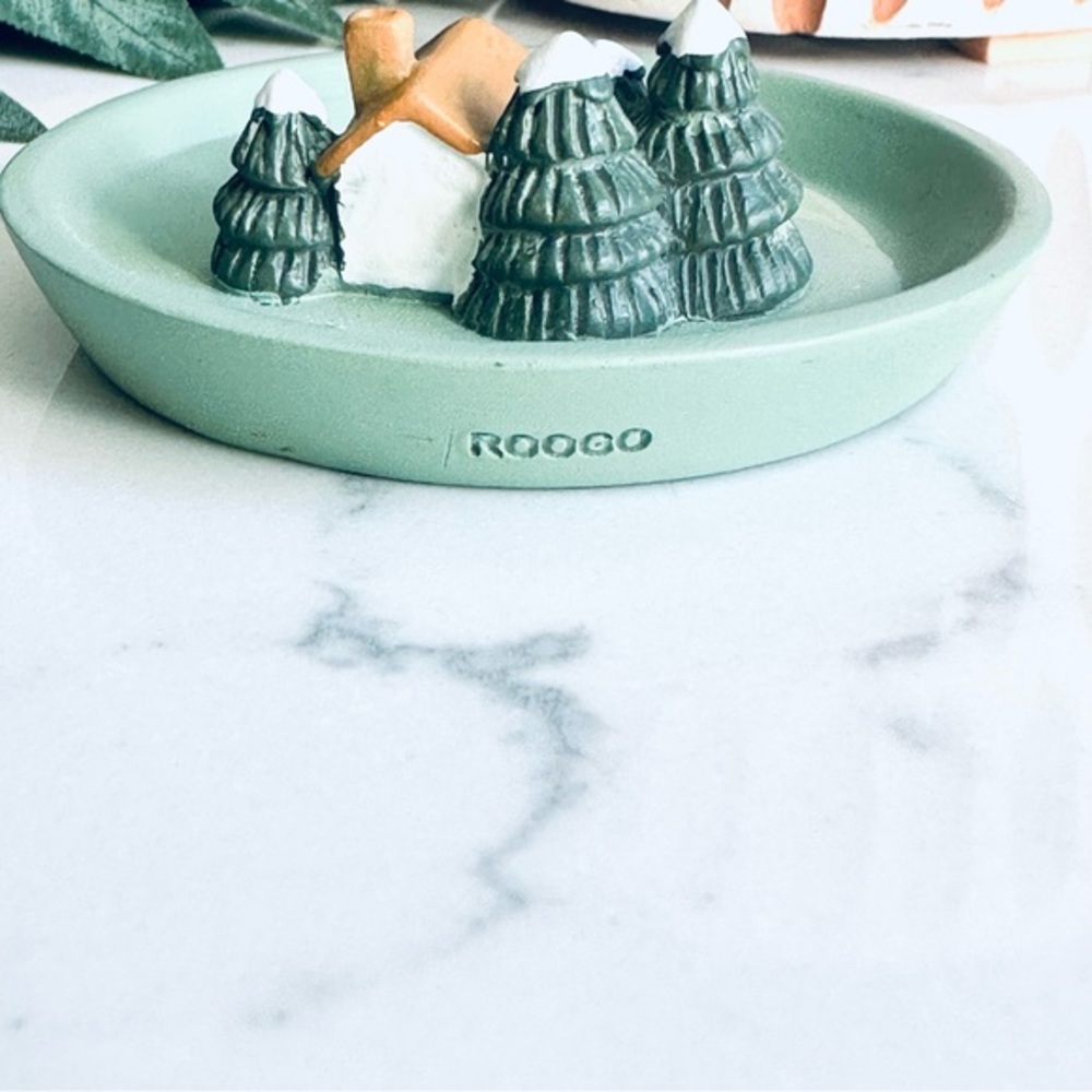Incense Stick Holder Cottage in the Woods Snowy Resin Figure Statue Miniature - Picture 11 of 11